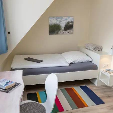 Hochstieg 26, Haushaelfte * Nieblum