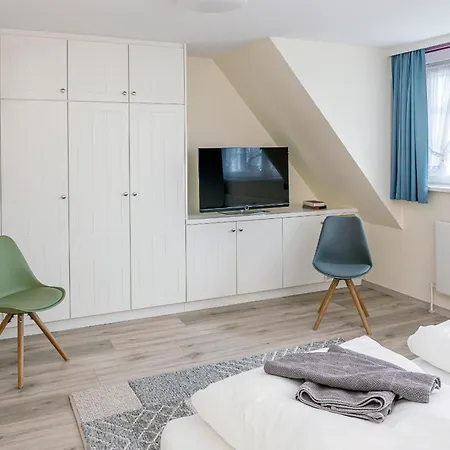 Hochstieg 26, Haushaelfte Semesterbostad
