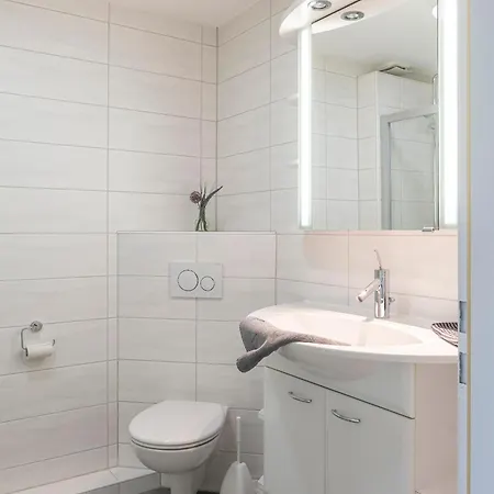 Hochstieg 26, Haushaelfte 度假居 尼布卢姆